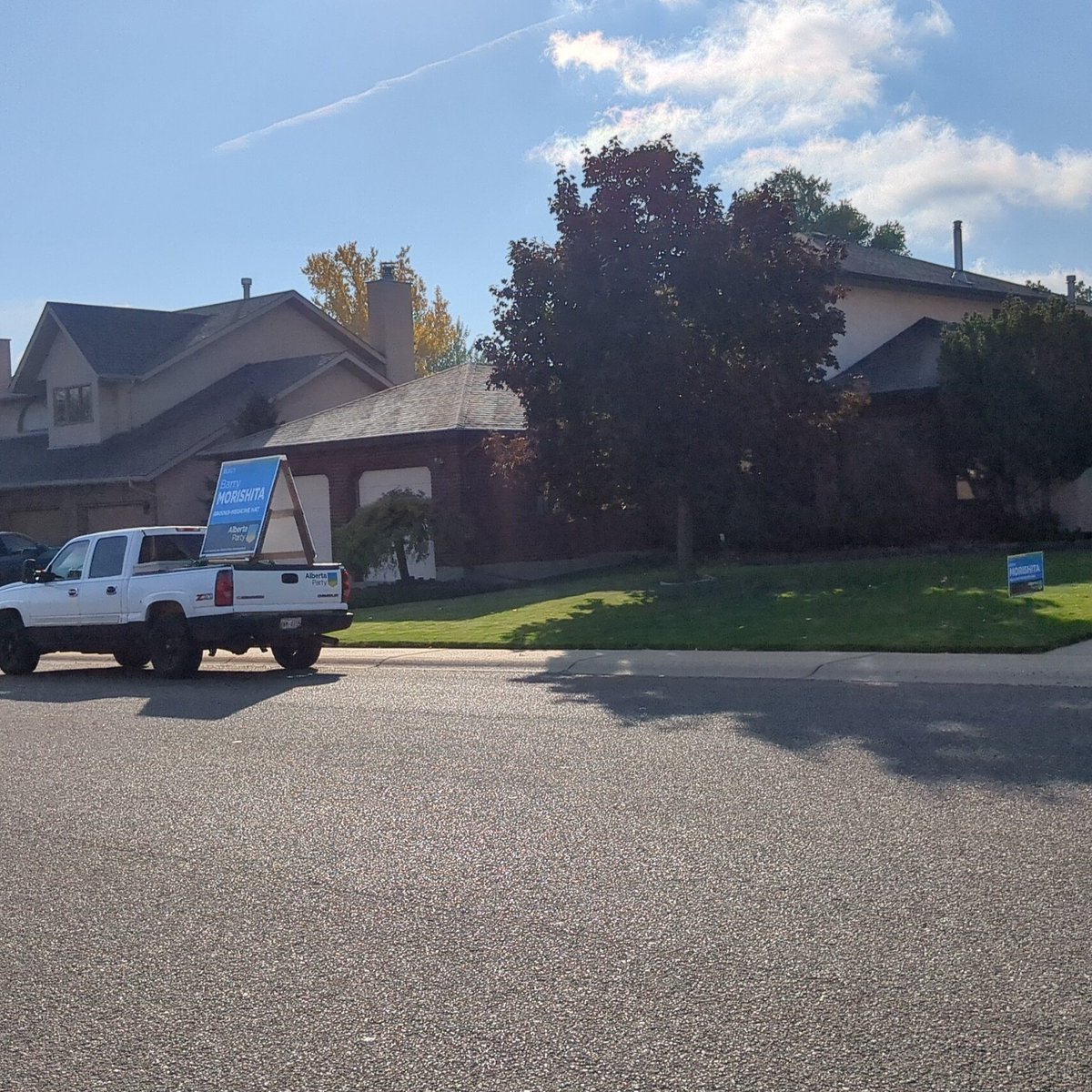 Ashantz6's tweet photo. Looks like I've arrived to the right area to connect with @BarryMorishita's team. ๐๐#MedicineHat #yxh #LoveAlberta #AlbertaLeg https://t.co/vNoAqxLDXw