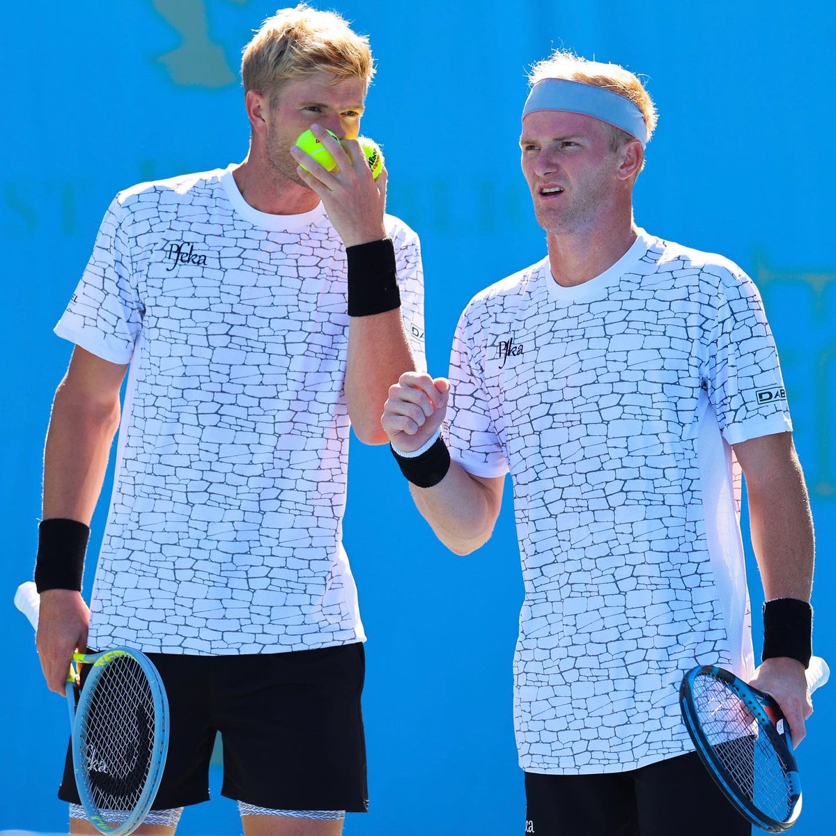 When fashion and history collide 🤝🔥 

This shirt holds the history of the Great Zimbabwe and the ingenious work of the ancestors of the modern Shona people, an extensive stone ruins of an African Iron Age city in #Zimbabwe 🇿🇼 

Proud to be wearing this piece of history #Pfeka