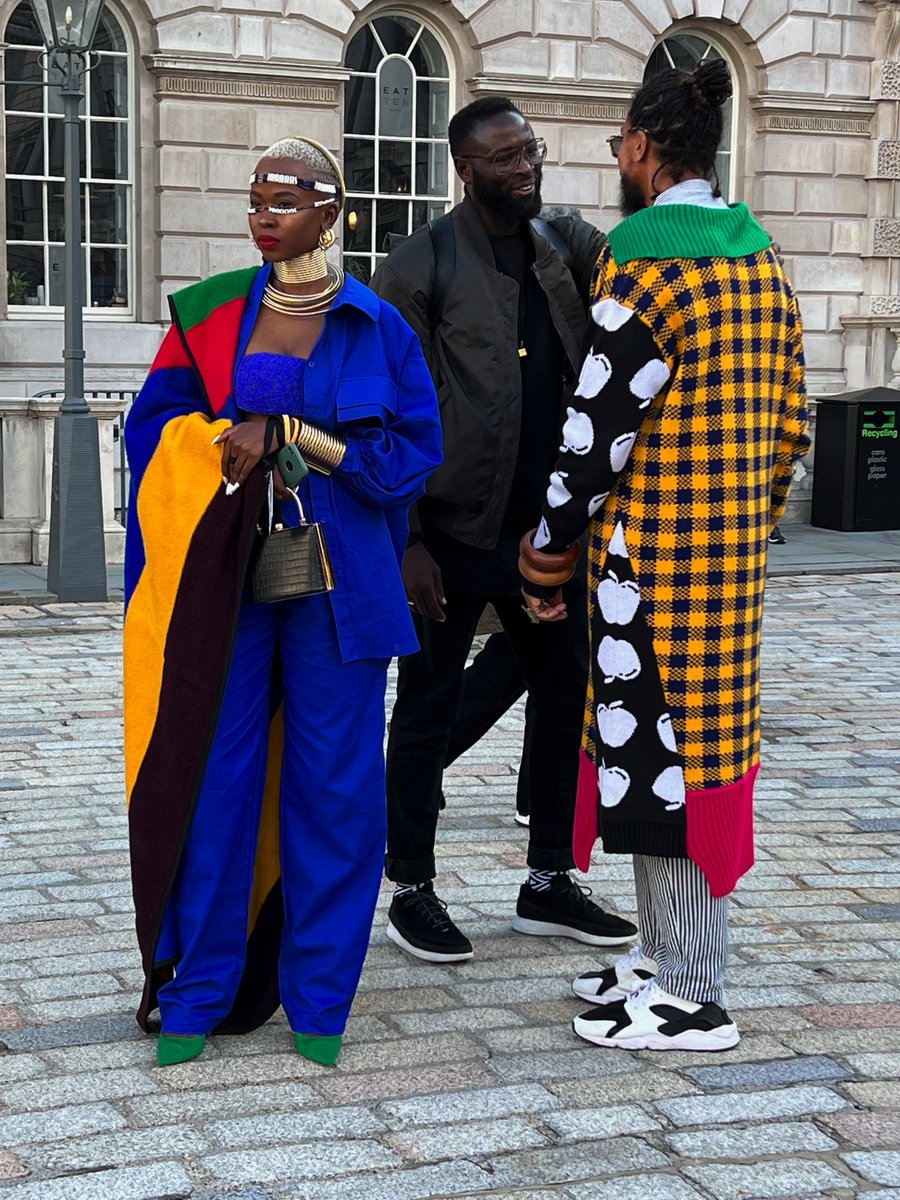 NotaBeneGlobal's tweet photo. We’re Friezing while stylish at the same time.
@friezeofficial Frieze Masters, 1-54 for African art, blockbuster gallery shows - it’s all happening in London.
And then we’re off to Paris for @ArtBasel Paris.
The annual travel for art continues.
#WeKnowWhere https://t.co/w0kHWkHE2Q