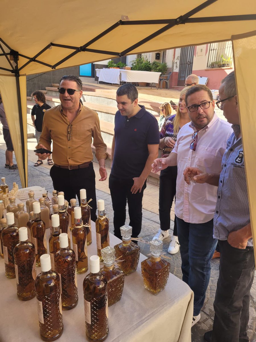aalmodobar's tweet photo. Me encantan nuestros pueblos pequeños, sus gentes y las cosas que hacen!!!

Hoy en Bolulla, Fira de la Tardor

Enhorabuena Alcalde @adribolu y Nuria Mercado, Concejal de Turismo, un año más por vuestra excelente Fira. https://t.co/yz3Pv3Bw2n