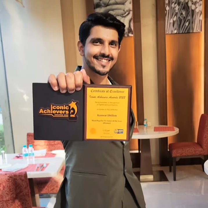 Shivi_kdicelove's tweet photo. Proud of you  #KanwarDhillon 
You Deserve all happiness, success and lots of love........💐💐💐👍👿👌🏻👌🏻💃💃💃💃👑👑
@kanwardhillon_   #ShivaPandya 
#pandyastore 

CONGRATS KANWAR DHILLON https://t.co/4SfV0ub416
