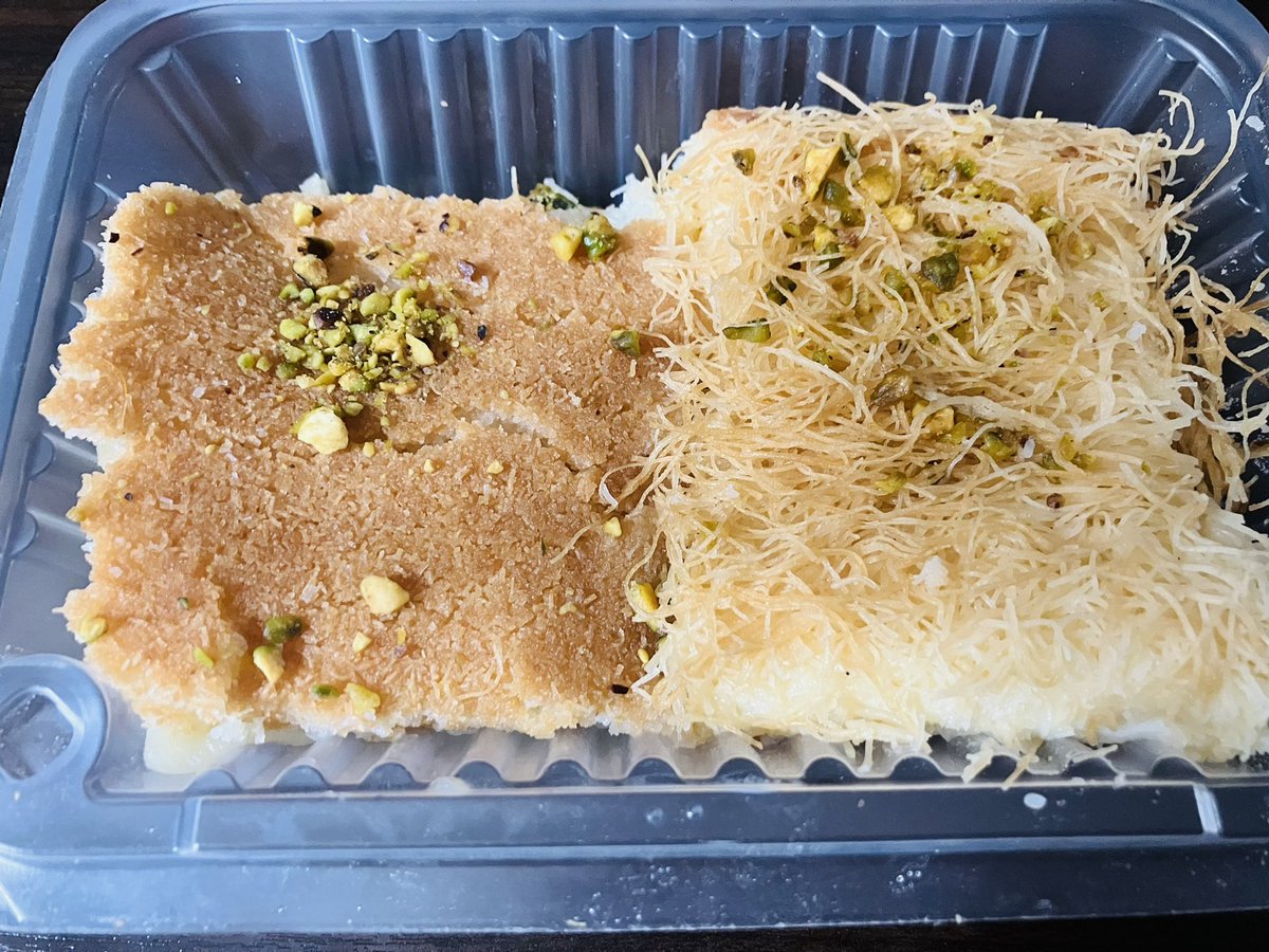 afrorakda's tweet photo. 夜8時以降は何も食べない宣言中のミョヌですが、初kanafaがてにはいったので、今から食べたいと思います。 (●′¬′● )
#kanafa #kanafeh 
https://t.co/Zc99z9xtgF Papa Kanafa

Kampung Baru, 50300 Kuala Lumpur, Federal Territory of Kuala Lumpur
018-974 9688 https://t.co/crc1cUHJs3