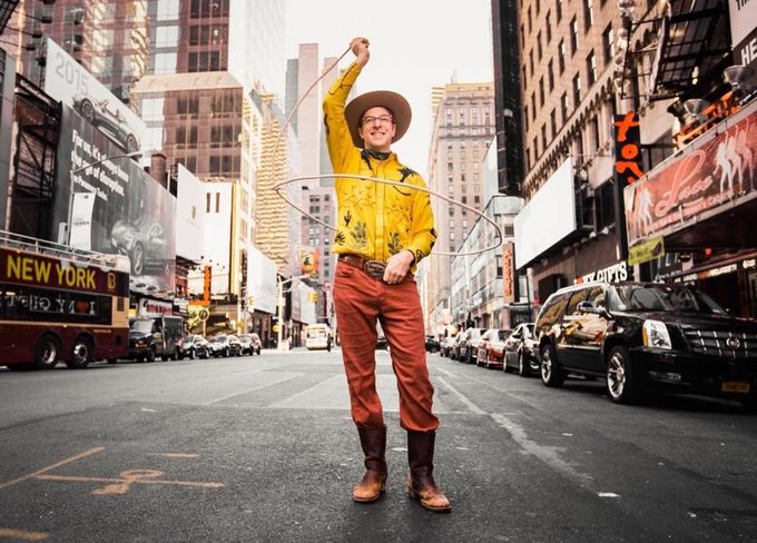 nyplsnflkids's tweet image. Calling all little #CowFolks! @HopalongAndrew and his NYC Cowpokes will be here at 3 PM for a special concert. Bring your hats and dancing boots! on.nypl.org/3eobv4M #AmazingLibraryCard @nypl @NYPLSNFL