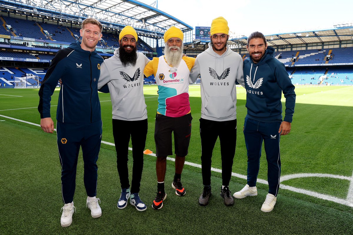 pedalsingh's tweet photo. THREE POINTS to end the most epic of weeks!!!!
#WolvestoChelsea Β£27910 πΆπ½ββοΈ
#SamosaWednesday Β£1000 πΊ
#SamosaSaturday Β£5375 ππ½
YOU RAISED AN UNBELIEVABLE Β£34285 RAISED FOR @DementiaUK also helping @wwfcfoundation #MolineuxSleepout
I BLOODY LOVE YOU π
THE FOOTBALL FAMILY ROCKS https://t.co/7Ko5CaFh6W