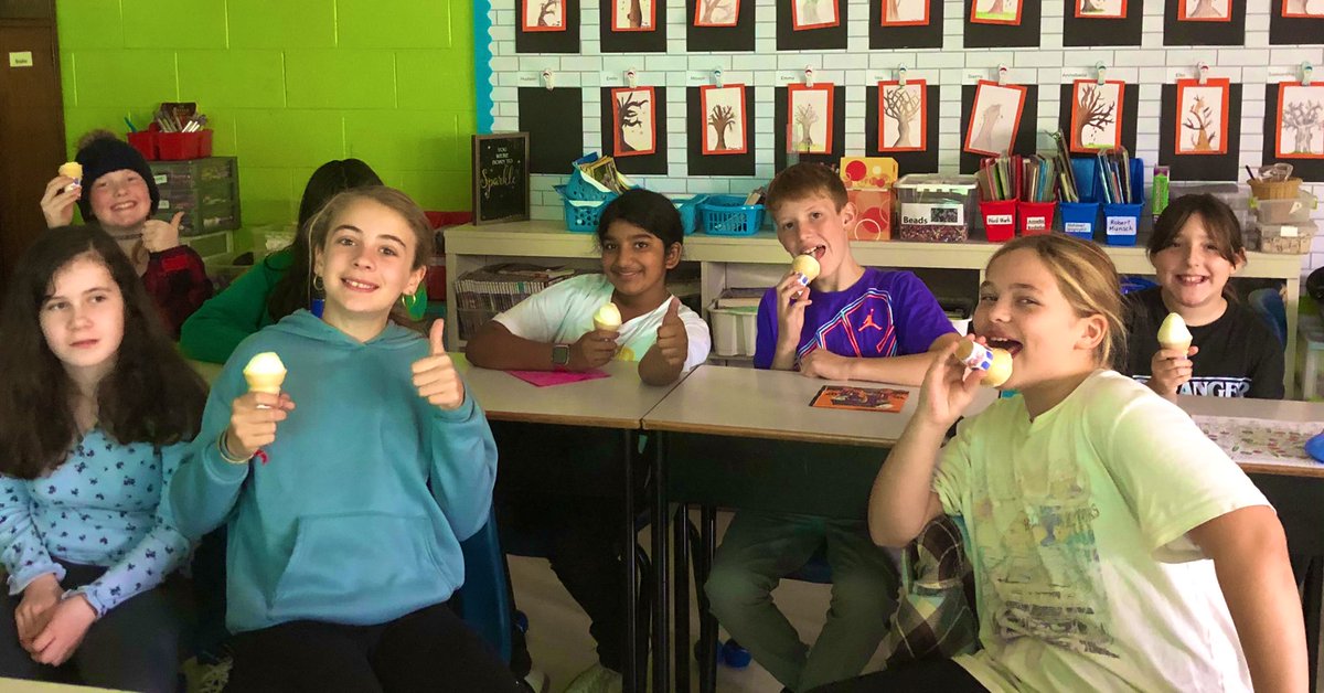 JenniferJLeeSt1's tweet image. It’s ice cream 🍦 Treat time🎈🎈@holyfamilyscho2 @SISNLESD @NLESDCA #Rewards #classfun #icecreamtreats