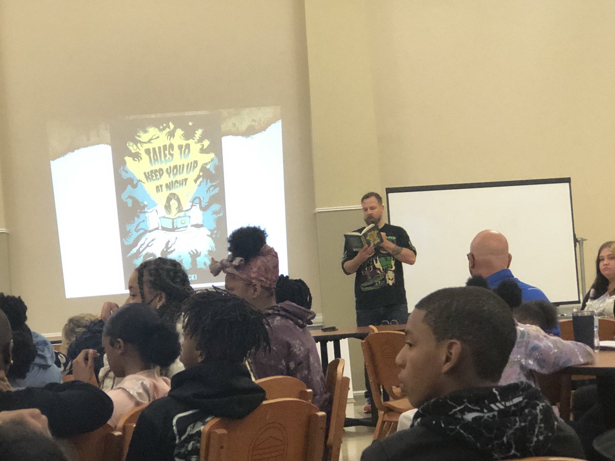 kathrynrh's tweet photo. This week was AWESOME! I ❤️ #VCBF! Thank you so much @DanPoblocki @CGrabenstein @geneluenyang @JerryCraft @jaycooperart @varianjohnson @LRGiles @WriteinBK @raulthe3rd @rginns @lisa_mcmann for talking to me!! You are all soooo amazing!! https://t.co/dEUMnUlcXz
