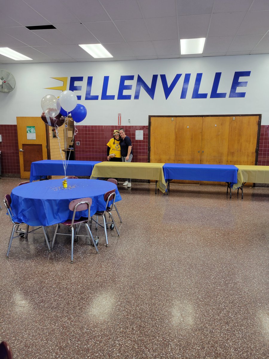 BlueDevilSports's tweet photo. Decorating for the Hall of Fame breakfast; celebrating Blue Devils from the past!!! https://t.co/T3anP2PmV6