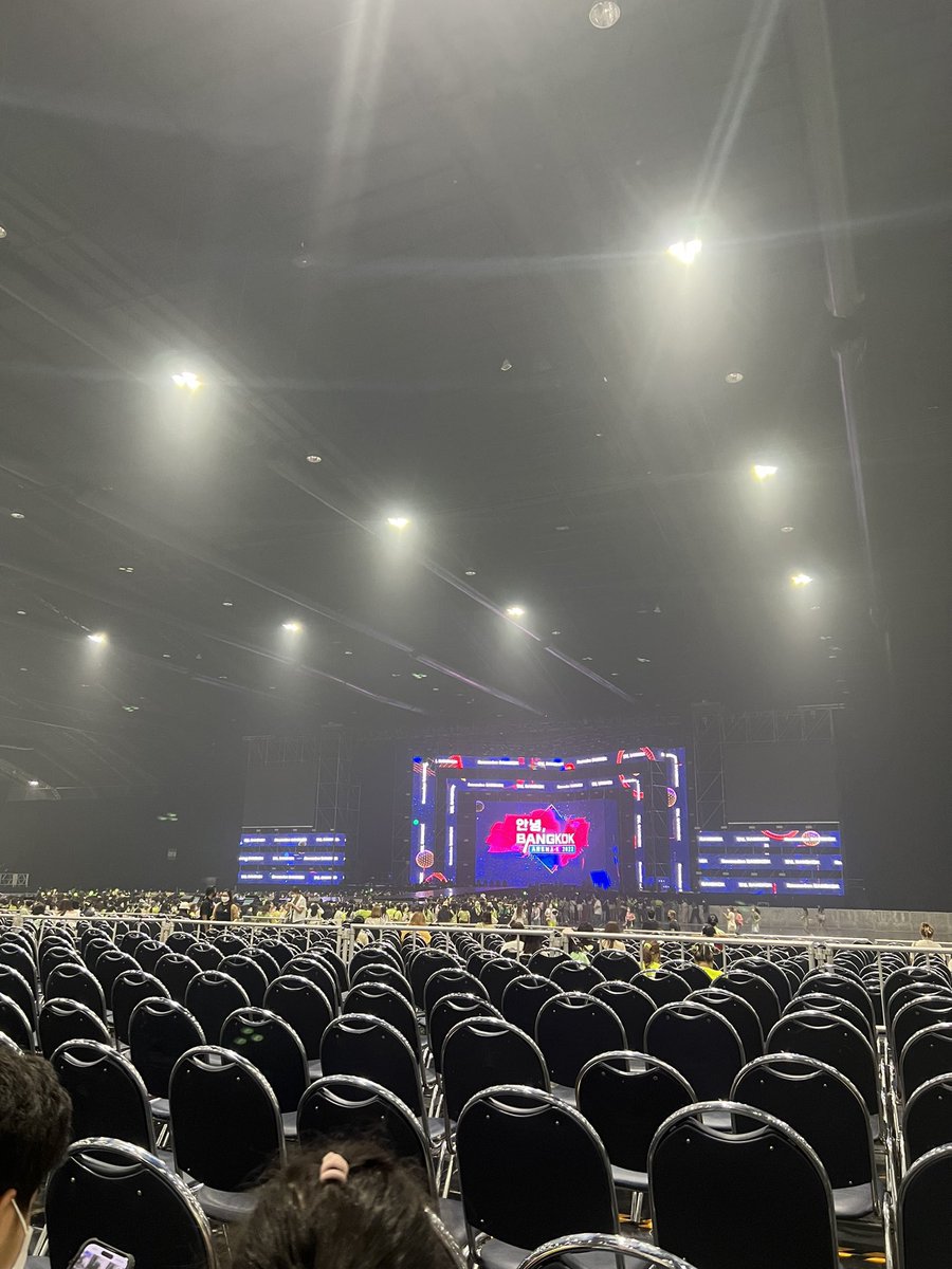 najaellee's tweet photo. 1500 กามิ                    5500 อันยอง
#KamikazeParty2022 
#안녕BANGKOK https://t.co/2VD9HpOU8D