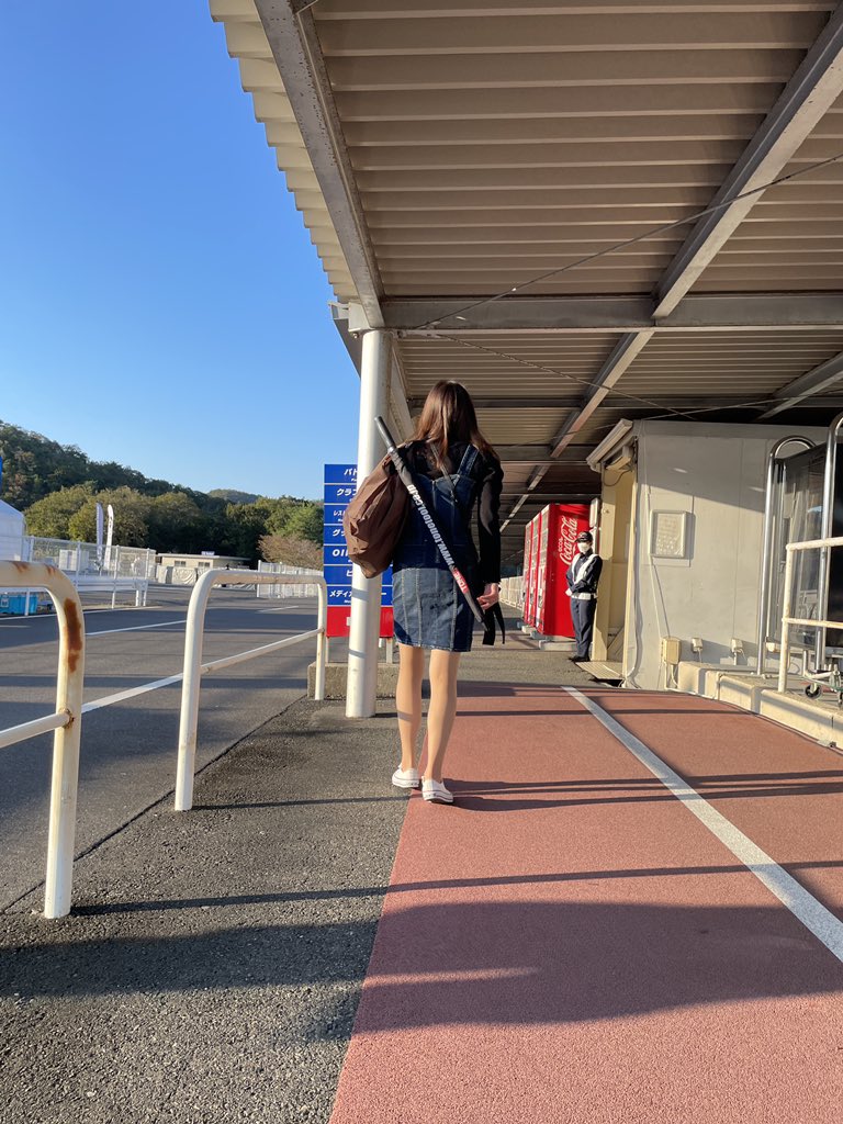 isaiah_kdhy's tweet photo. スーパー耐久の予選日！
わざわざ出てきて写真撮って頂いた坪井選手、とても優しくてイケメンでした！嫁さん大感激✨✨
坪井選手、CSI racingの皆さん決勝も頑張って下さい！！
#坪井翔
#CSIRacing
#スーパー耐久 https://t.co/jHlnjZG93n