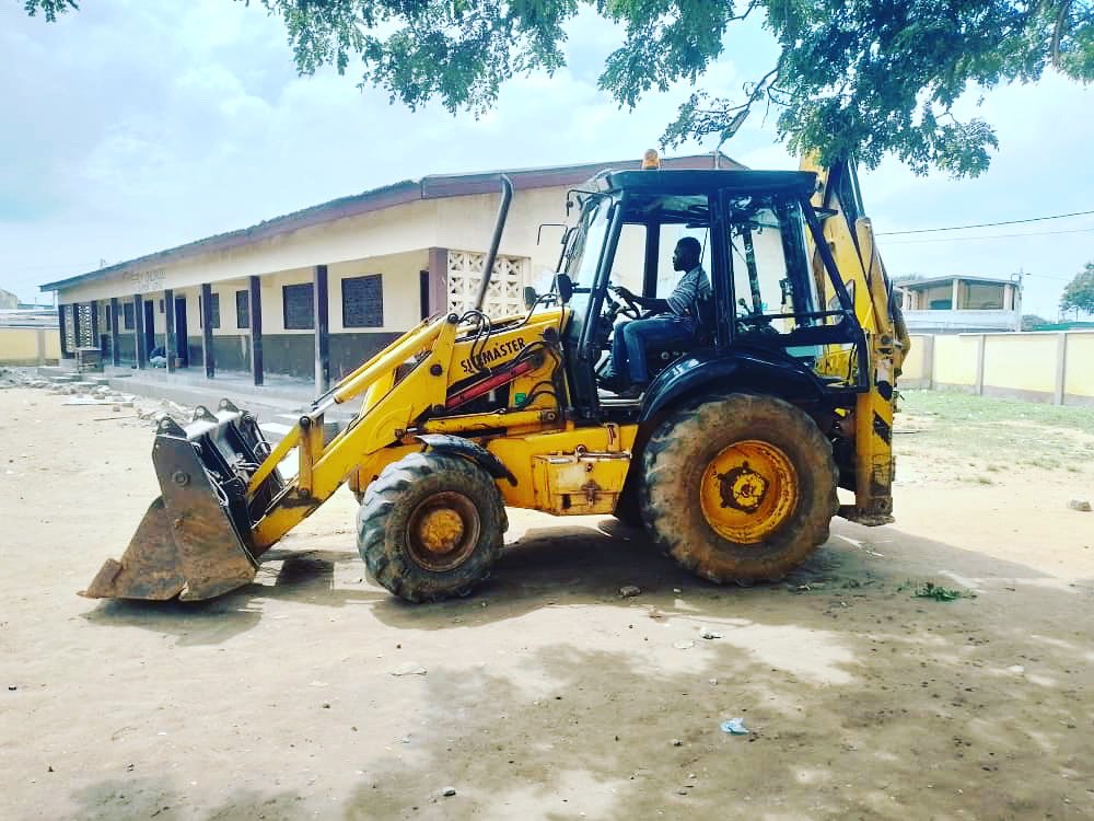 futurestars15's tweet photo. Day 6 - Not just the school block but the school grounds is also getting levelled out today to make the playing area as safe as possible for the children when they step out to play during their break time.
#educationforall #csr #givingback #togetherwecan #refurbishmentworks https://t.co/xZVelHVASf