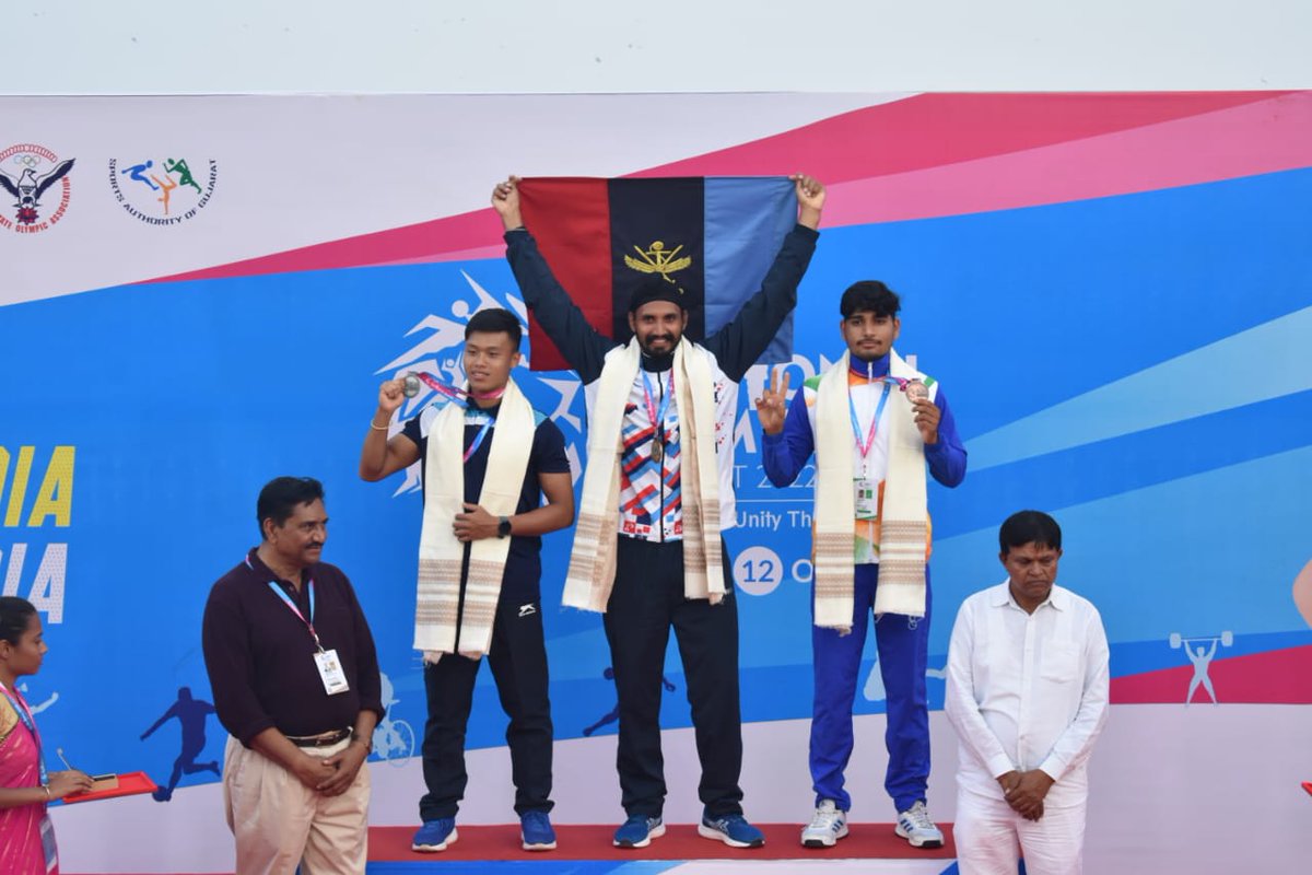 SWComd_IA's tweet photo. #LtGenASBhinder #ArmyCdr & all ranks #SaptaShakiCommand congratulates
Sapper Varinder Singh of #Mostini Regiment on Winning #Goldmedal π₯in Canoeing Sprint K1 1000m event in #36thNationalGames2022
#nationalgamesgujarat
#SarvadaAgraniSappers
@ikcaofficial
@adgpi
@PRODefRjsthn https://t.co/unqoGnwyJi