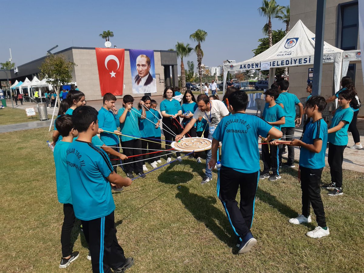 AkdenizilceMem's tweet photo. Tübitak 4007 Bilim Akdeniz' de Şenleniyor-2 projemiz öğrencilerimizin yoğun katılımı ile devam ediyor. 
@tcmeb @ProfHasanMandal @ahpehlivan53 @AdemKoca46 @AdemSimsek33  @mustafagultak @Tubitak @MersinMEM https://t.co/YXjgrTNPC5