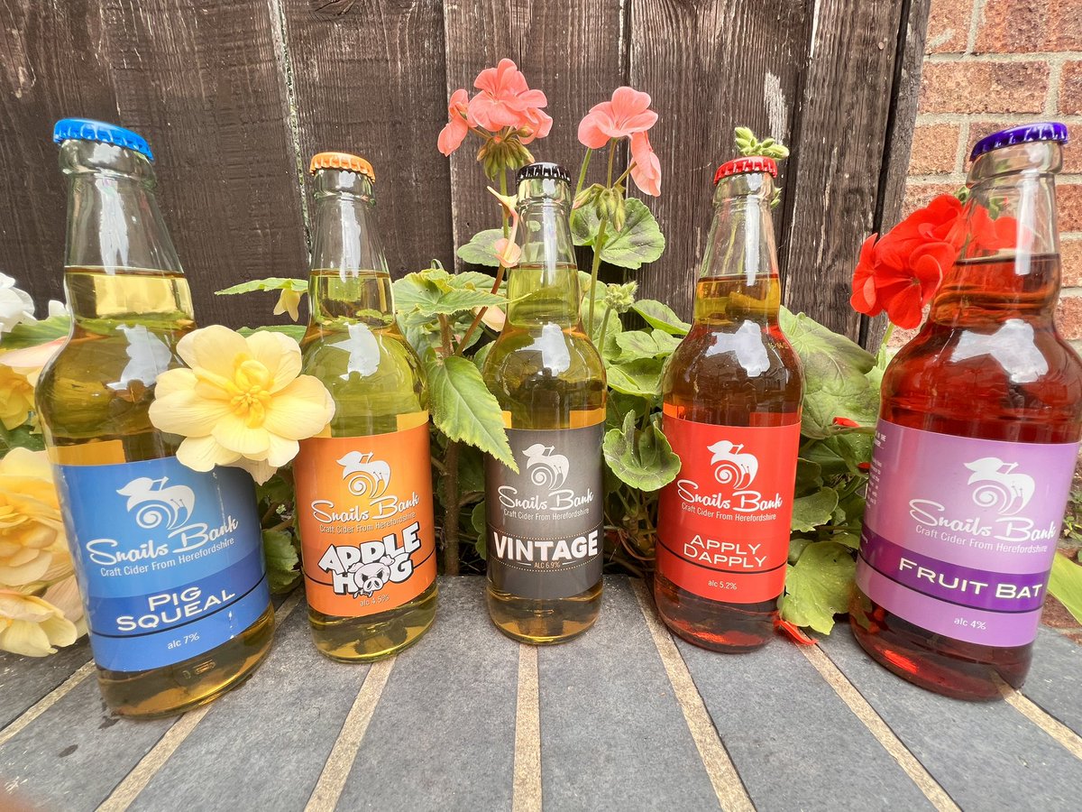 themagnetpub's tweet photo. Ciders in at The Magnet 🧲🍏 
All ciders are from @snailsbankcider 

• Pig Squeal (7.0%)
• Apple Hog (4.5%)
• Vintage (6.9%)
• Apply Dapply  (5.2%)
• Fruit Bat (4%)

#magnetcolchester 
#snailsbankcider 
#cider https://t.co/ti2YECFTI3