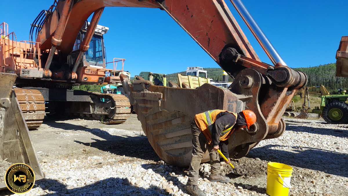 WbMining's tweet photo. [#WBMVIDEO]

Our Uwe cleans up the area where hydraulic oil has leaked.
Environmental awareness is also very important in #Canada.
We explain in the video how the whole thing works. You can learn more in our #Gold Digger #videos.

👉https://t.co/gvTonaoeDr

#WBMining $WBM #Yukon https://t.co/ds1zojpuyL