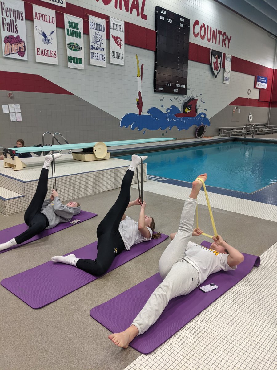 Nothing beats an early Saturday morning with your diving teammates! We're ready for True Team Sections and some banana bread! 🙂 #wearehutch #tigersharks 🐯🦈 <a href="/HutchActivities/">Hutchinson HS Activities Department</a>