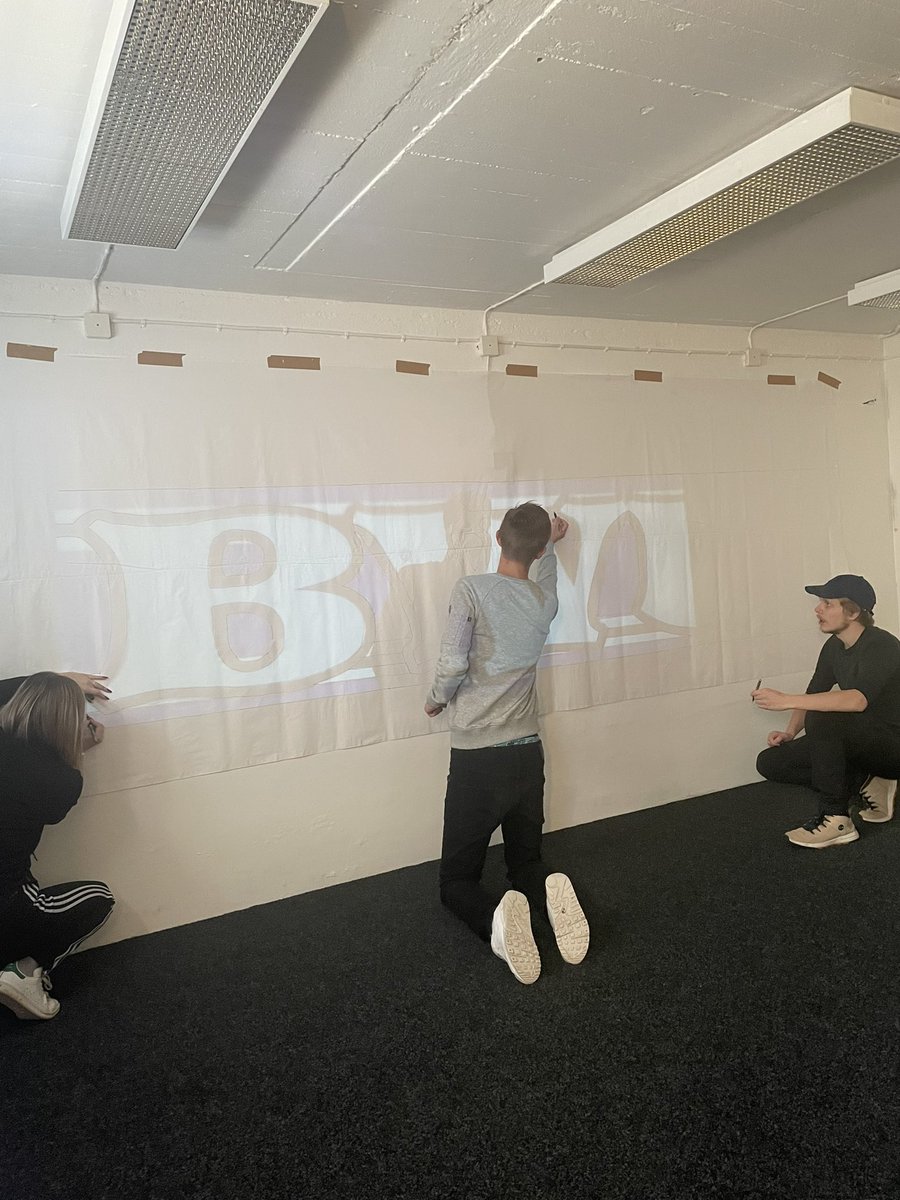 Ny säsong på ingång och vi har påbörjat vårat arbete att färga arenan blå och vit. Priserna på materialet har som alla vet stigit rejält och alla bidrag, stora som små uppskattas väldigt mycket. Swisha 0767790392 och märk med villa tifo💙