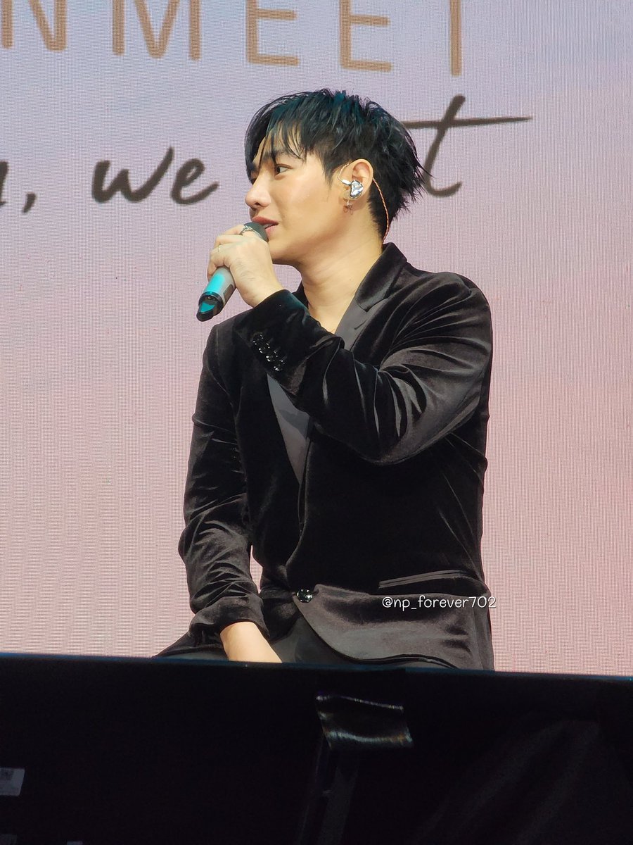 np_forever702's tweet photo. มีแต่คำว่าหล่อเต็มไปหมด
#TheBreathFanmeet_Day1
#TheBreathFanmeet
#เป๊กผลิตโชค #PeckPaLitChoke @peckpalit https://t.co/QpUWFcP6g3