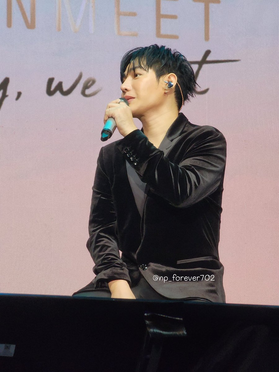 np_forever702's tweet photo. มีแต่คำว่าหล่อเต็มไปหมด
#TheBreathFanmeet_Day1
#TheBreathFanmeet
#เป๊กผลิตโชค #PeckPaLitChoke @peckpalit https://t.co/QpUWFcP6g3