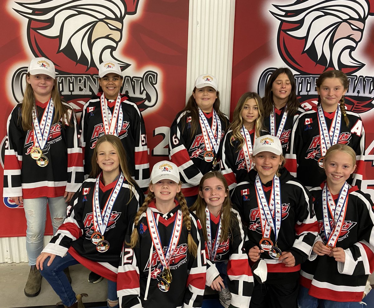 4_cens's tweet photo. Champions 🏆
@AyrRocketsGH rocking their Hardware at the @AyrCentennials game !!
Way to go ladies !!!

@OWHAhockey @GOJHL @Airborne_Cop @amyhodgy @jennycharron17 @northdumfries @FoxtonSue @TheAyrNews https://t.co/4flbuGx9hs