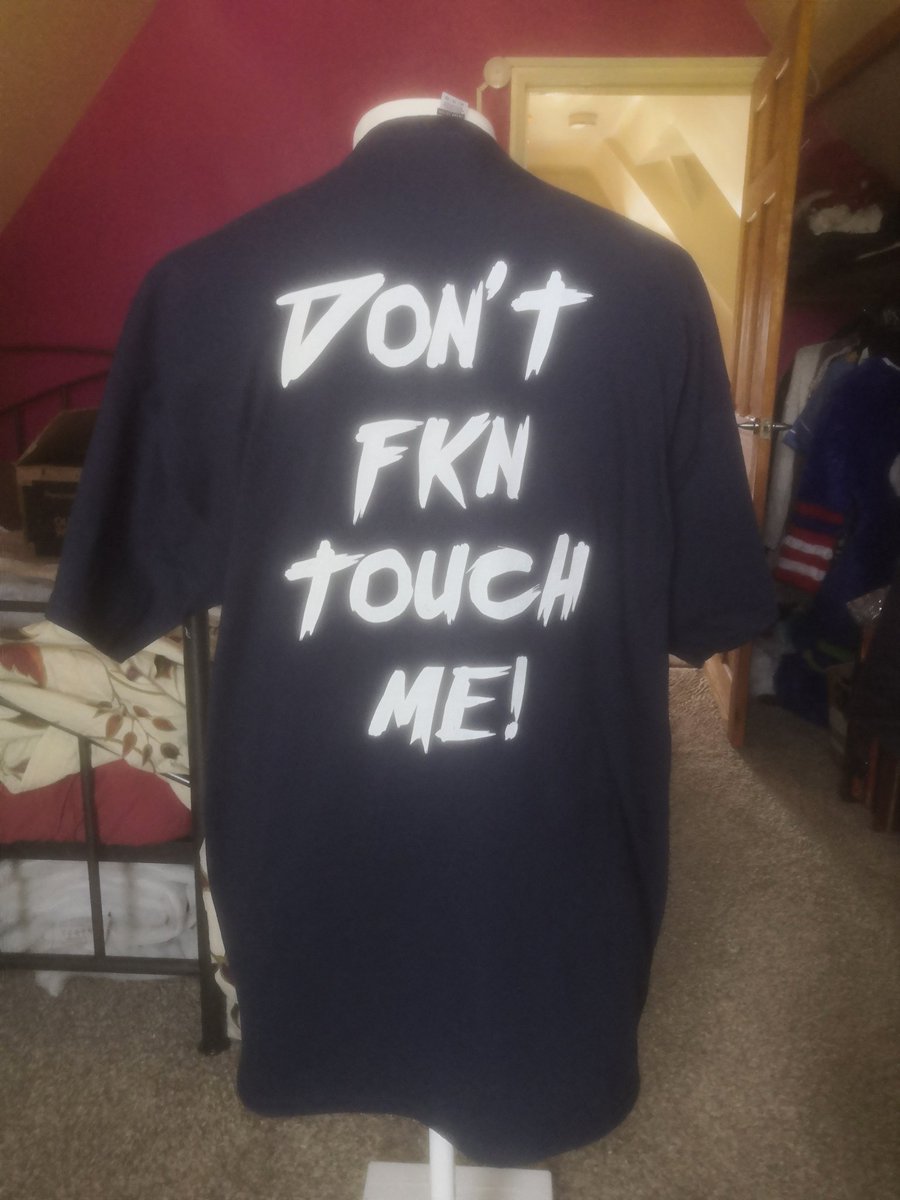 TacoTeko's tweet photo. Commissions for @RexRaptordoge and @CibGuts
YCH Don't touch me T-shirts!

#furry #furryartist #tshirtdesign #tacoteko https://t.co/qDB4mEYcAD