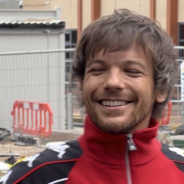 O SORRISO DELE É A COISA MAIS ENCANTADORA DO MUNDO🥺🥺