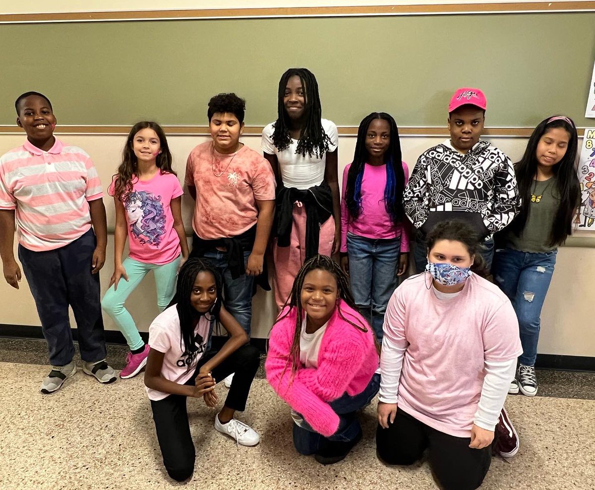 JeffBlueKnights's tweet photo. It’s was a pink out at Jefferson!! #WeareproudofU https://t.co/qWG5326xcu