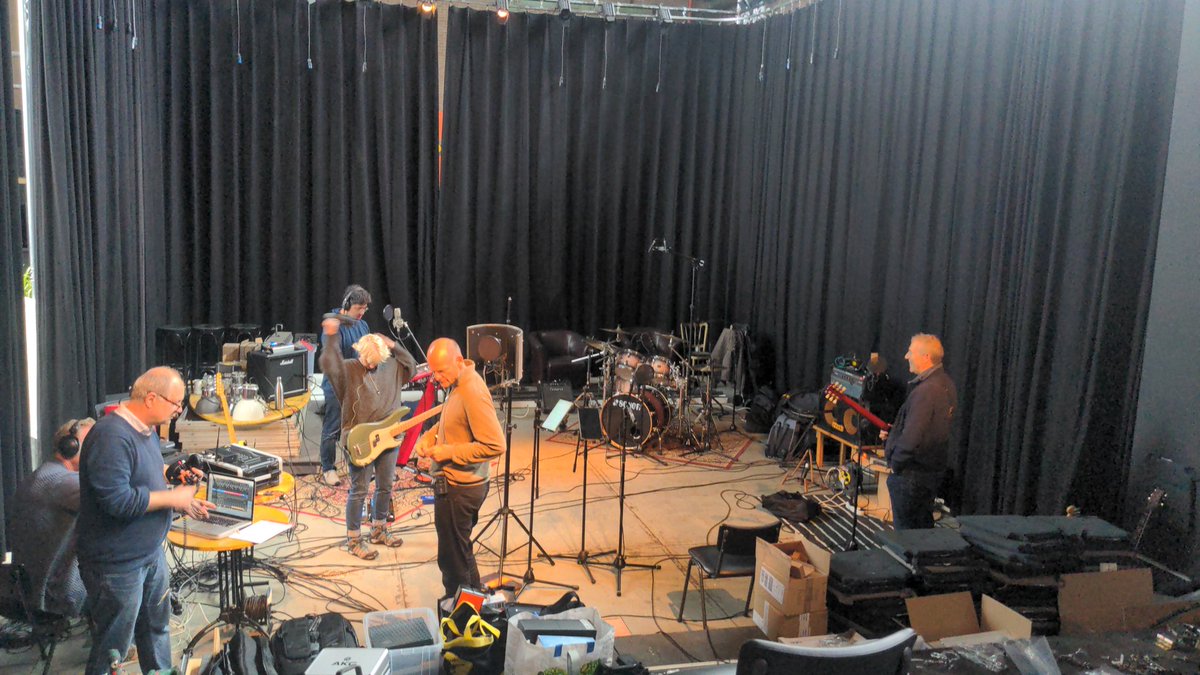 Vandaag is HAL015, het tijdelijk onderkomen van het <a href="/rietveldtheater/">Rietveld Theater</a> officieus in gebruik genomen.