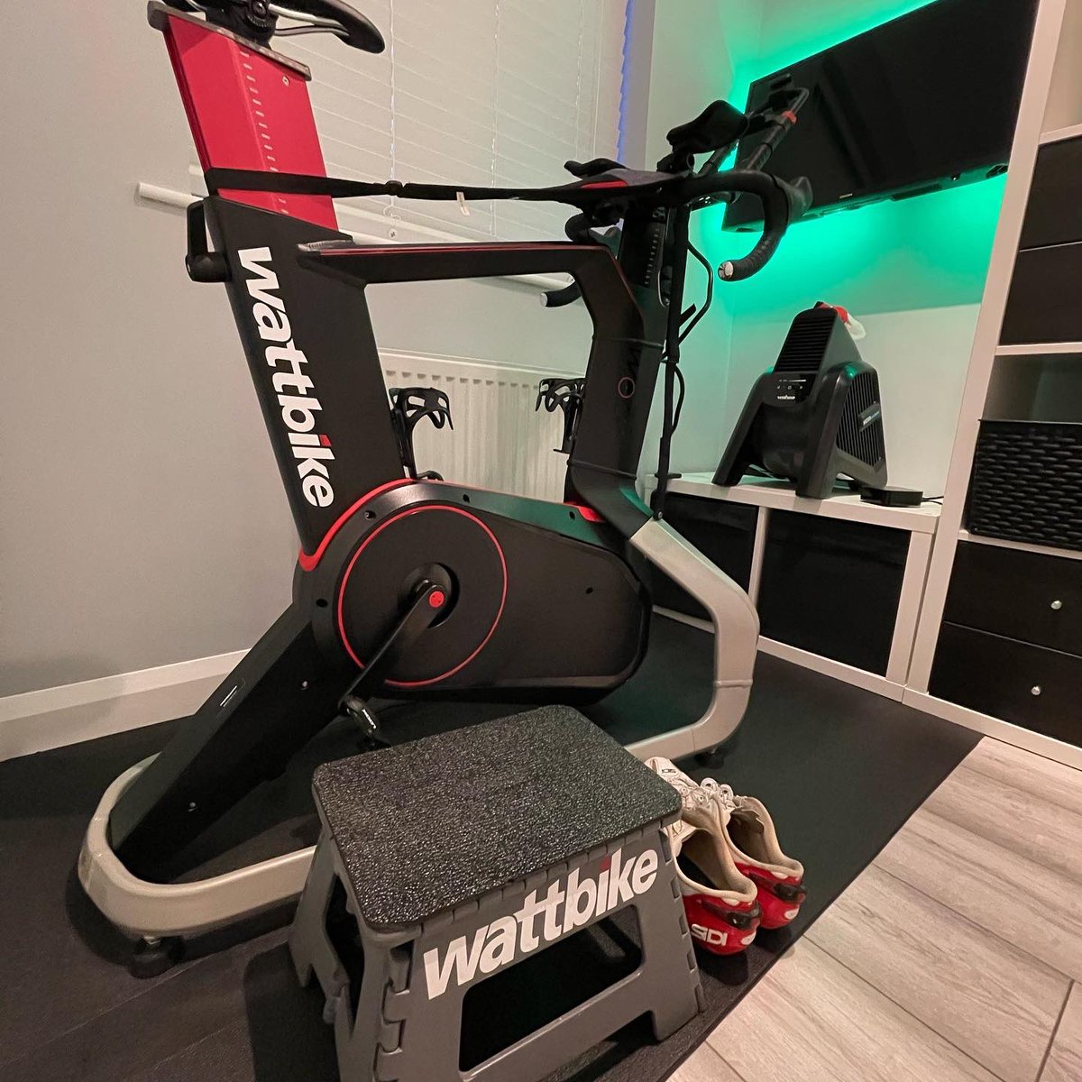 postie90's tweet photo. @GoZwift Serial Zwifter on my Wattbike 😄 https://t.co/Ttyk5vpQE2