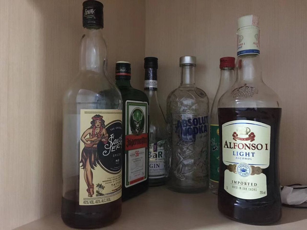 cycojay's tweet photo. fall in love? Anyone can fall in love, but love aloneisverycheap,because nowthereisloveallaround,everyonesaysthatloveisfullofwater,trydrinking water to see if you can be full, remember that the shelf life of love will not be long, but the shelf life of money will be a long time https://t.co/Xm0A2PuHAi