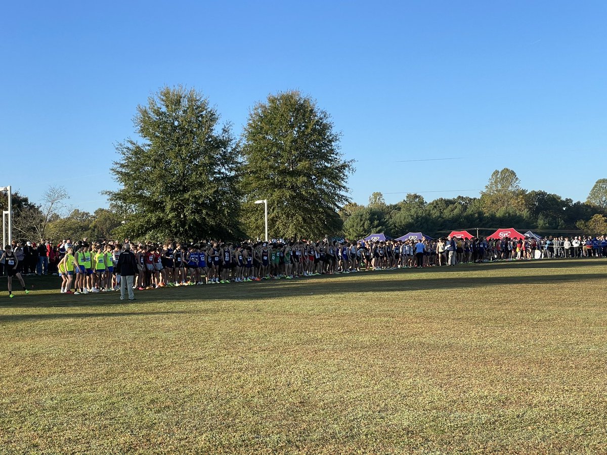 MileSplitDMV's tweet photo. Two minutes away! Boys Elite race is ready to chase some PRs #MileStatXC https://t.co/Ckcf621fZp