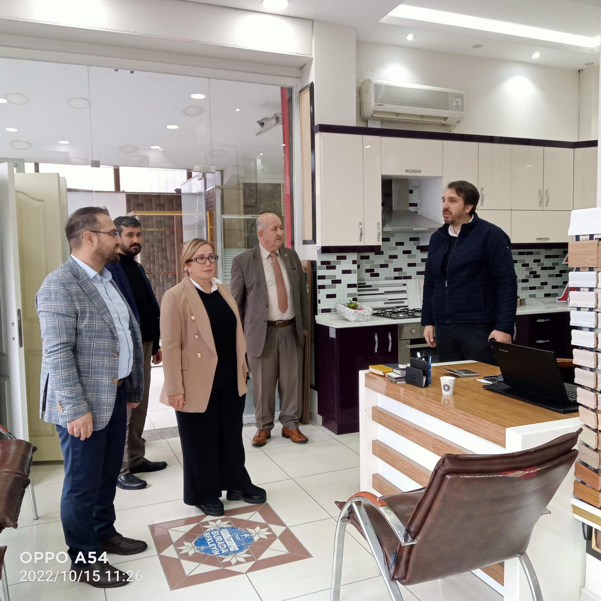 canankalsin's tweet photo. Bugün yüz yüze, gönül gönüle Küçükçekmece’deyiz. 

@AkKcekmece ilçe başkanlığımızda istişare toplantımız sonrasında esnafımızı ziyaret ederek hayırlı kazançlar diledik. 

#YüzYüze100Gün @akpartiistanbul https://t.co/vwdGkk4Rh5