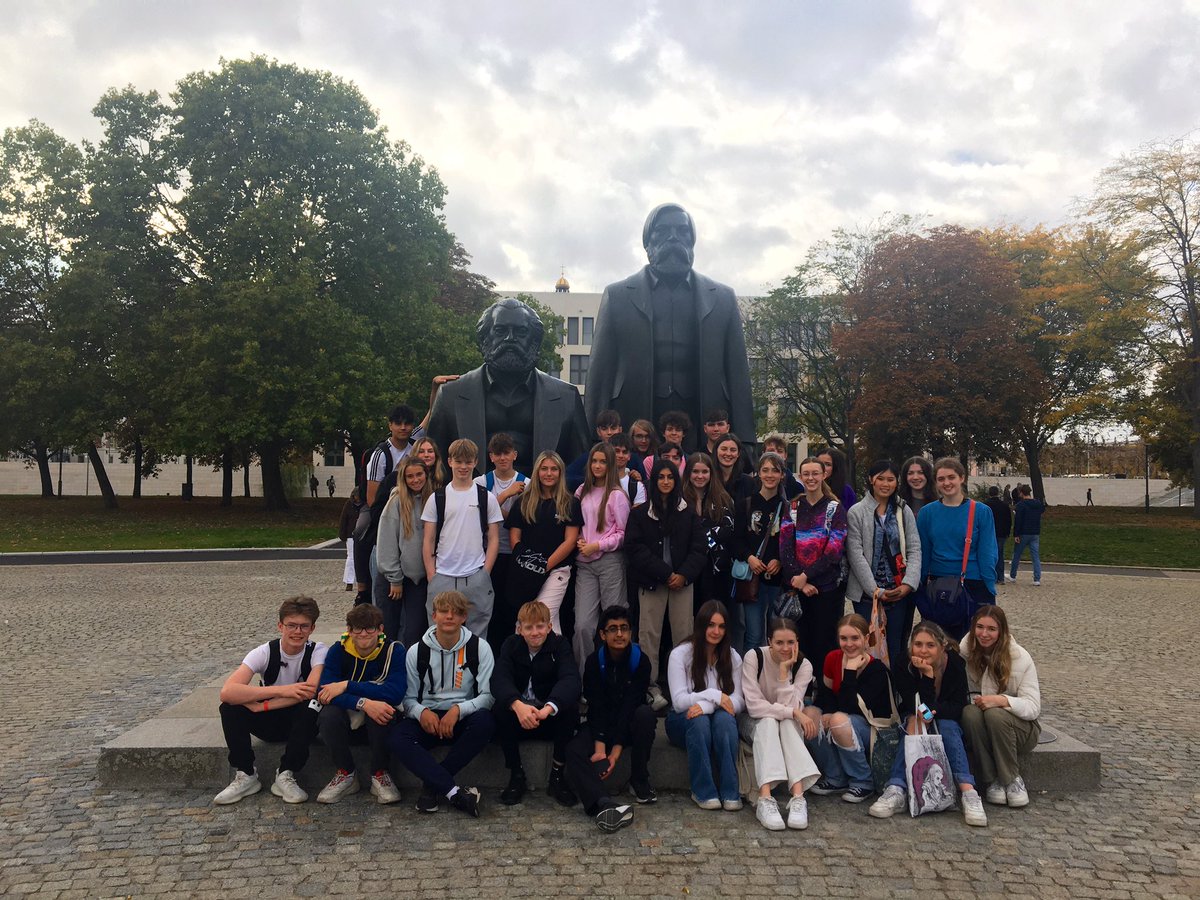 KingsMacHistory's tweet photo. Obligatory photo with Marx and Engels! #KingsMacBerlin22 https://t.co/CQuQ5d0fiW