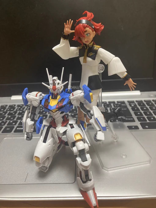 #スレッタヌキfigureRISEスレッタヌキちゃん完成たぬ〜やっとお姉ちゃんと一緒に撮れてよかったねエアリアル君(ちゃん)石破天驚ポーズもいい感じタヌキ耳も欲しかったけど、なかったのでタヌキ絵で我慢だ( ;∀;) 