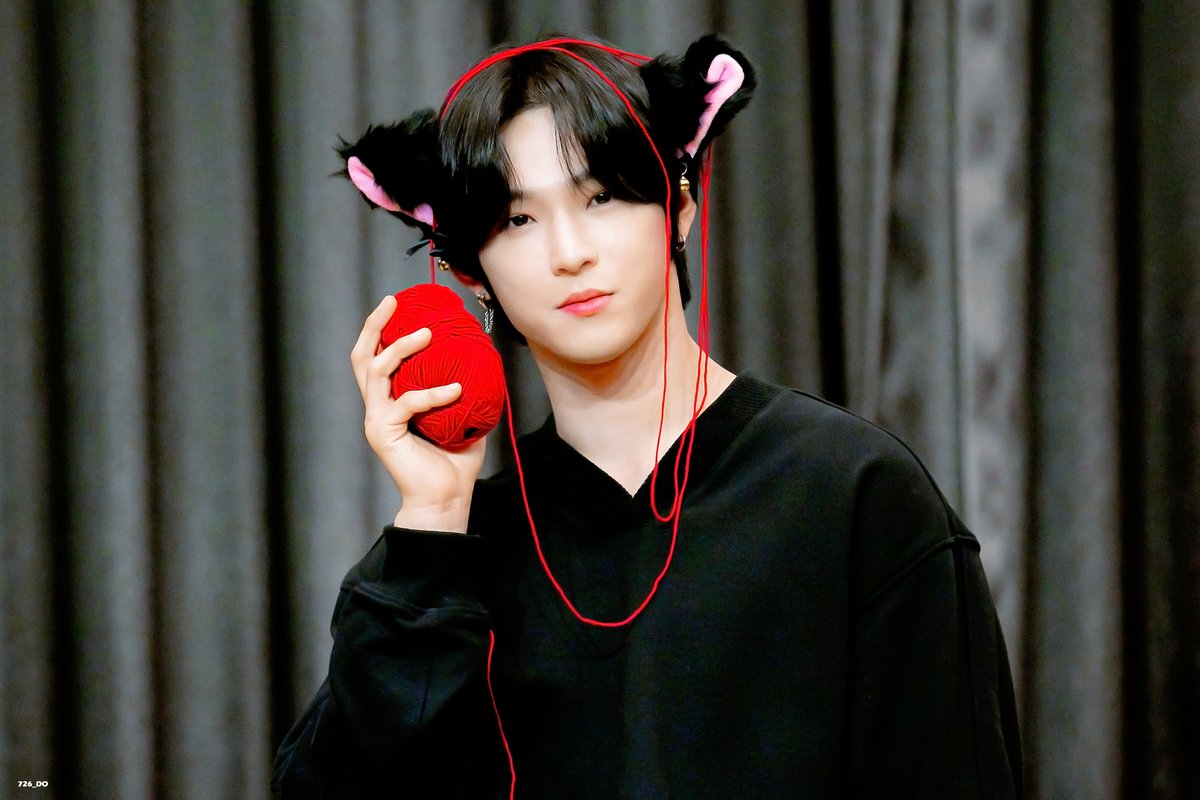 726_Do's tweet photo. 221015 강아지가 어떻게 고양이??

#ONEUS #LEEDO 
#원어스 #이도 #건학 #김건학 https://t.co/fqZ8wYmo1S