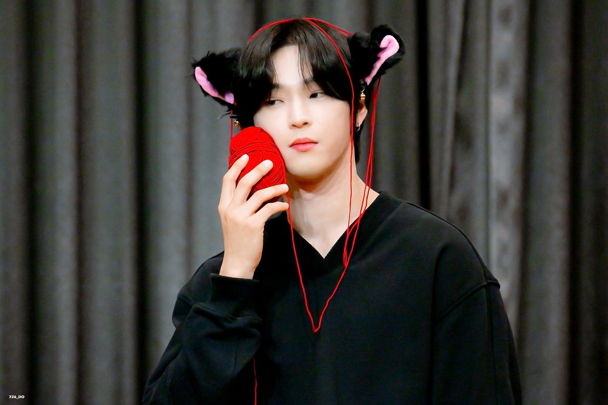 726_Do's tweet photo. 221015 강아지가 어떻게 고양이??

#ONEUS #LEEDO 
#원어스 #이도 #건학 #김건학 https://t.co/fqZ8wYmo1S