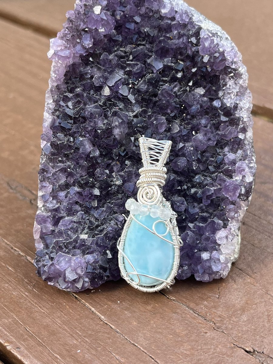 jewelrybyrobyn's tweet photo. Larimar &amp; rainbow moonstone 🖤🌈

Happy small business Saturday! Take 15% off on my Etsy, plus free U.S. shipping on orders of $35+ 🖤 https://t.co/ALaOyDgs9q https://t.co/FkGq2j1YhI
