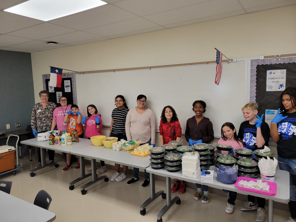 TinaHaden1's tweet photo. Friends Having Fun Club did a great job today at our baked potato/salad lunch. @NISDstrausSped @NISDStraus @HSanchezJSMS https://t.co/k3RIIfQdR3