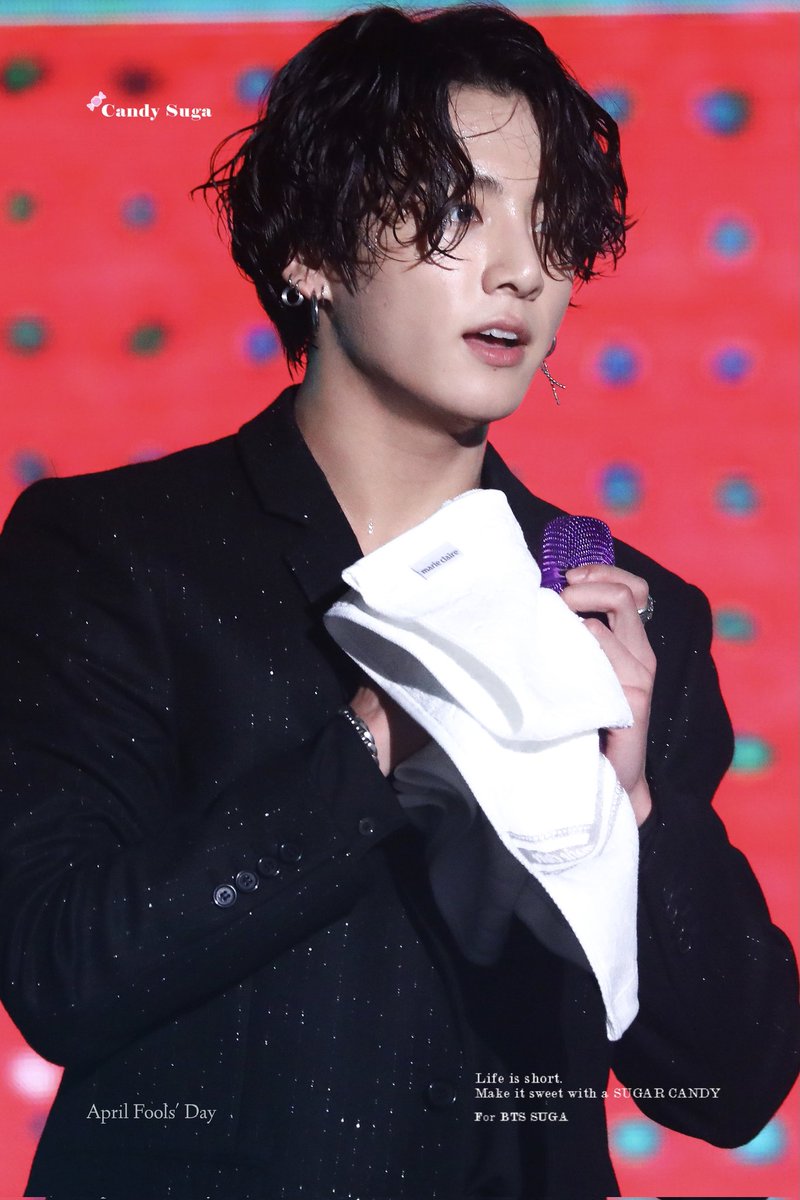  th nkerbell 97 on twitter jungkook 190811 vs jungkook 221015 no