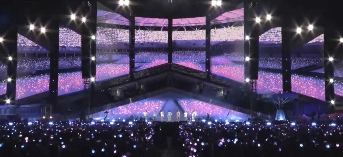 katie_withlove's tweet photo. Ok top honors have to go to the guys for the set list &amp; then the stage designer for the incredible stage visuals… honorable mention to the drone. #BTSYetToComeinBusan #YetToComeinBUSAN #btssrmy https://t.co/CpWt6VZm8s