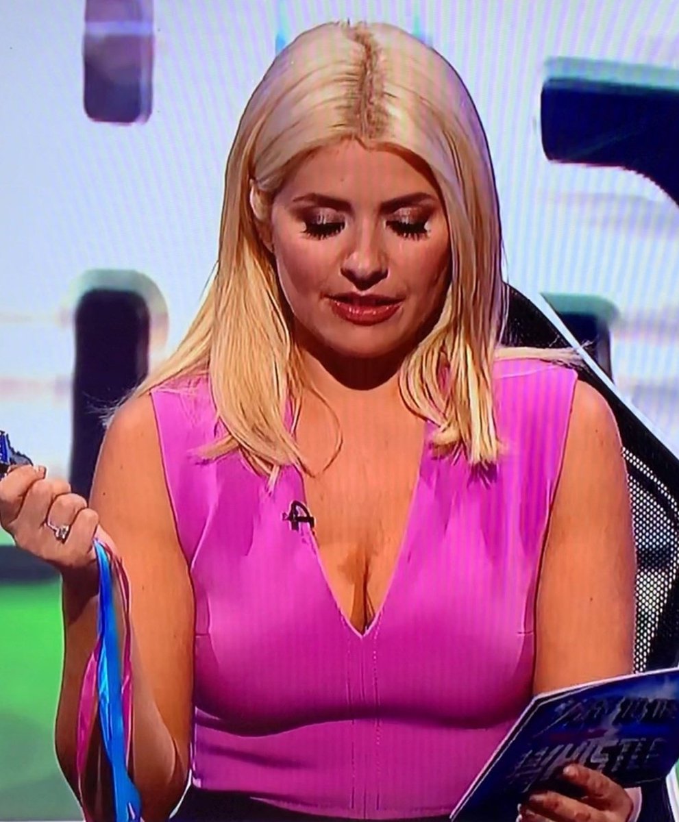 ReturnOfTBW's tweet photo. Holly Willoughby 😍😍😍 https://t.co/BVHLerYEdZ