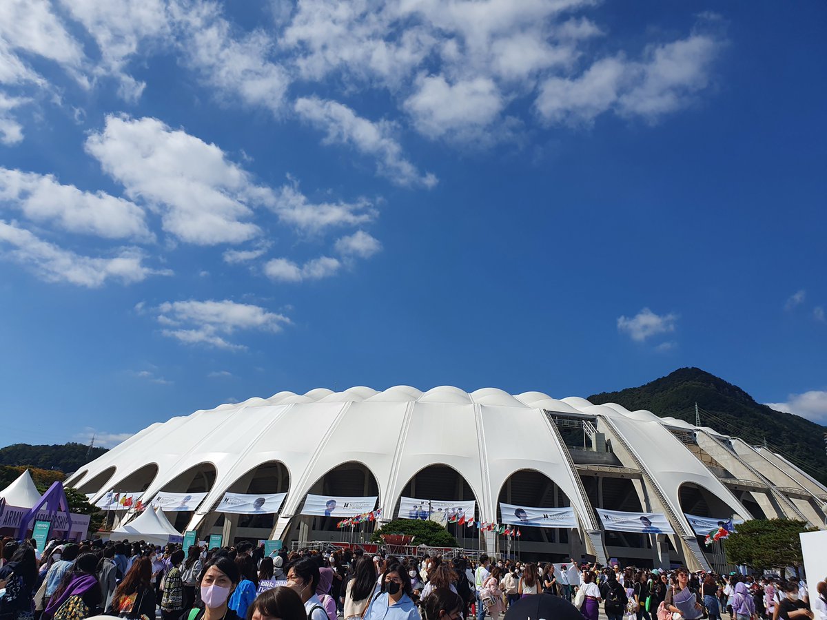 jjimini87's tweet photo. 부산 콘서트 !!!!! 참 .... 티켓교환, 본인확인 등 일 처리 땜시 화가났지만, 역시나 탄이들 공연은 늘 좋았고 행복했습니다.~~~우린 너희들을 믿고 기다릴게 🥰😍 https://t.co/D1CtLYPrlB