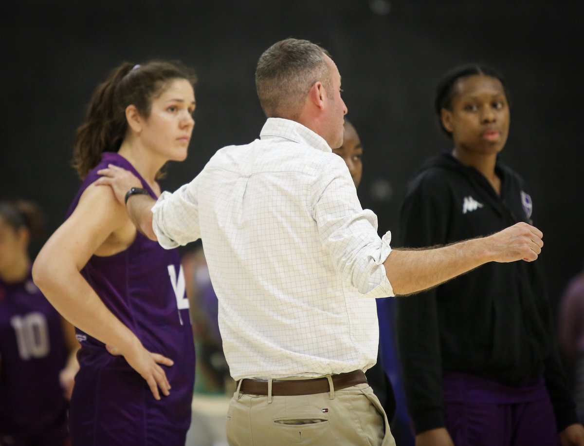 basketball_her's tweet photo. There's a new coach in town... Matt Newby leading @DU_Palatinates into a first half lead against Manchester 45-35! 

@ElleHendershot with 15 points so far https://t.co/jH6O7UYw9p