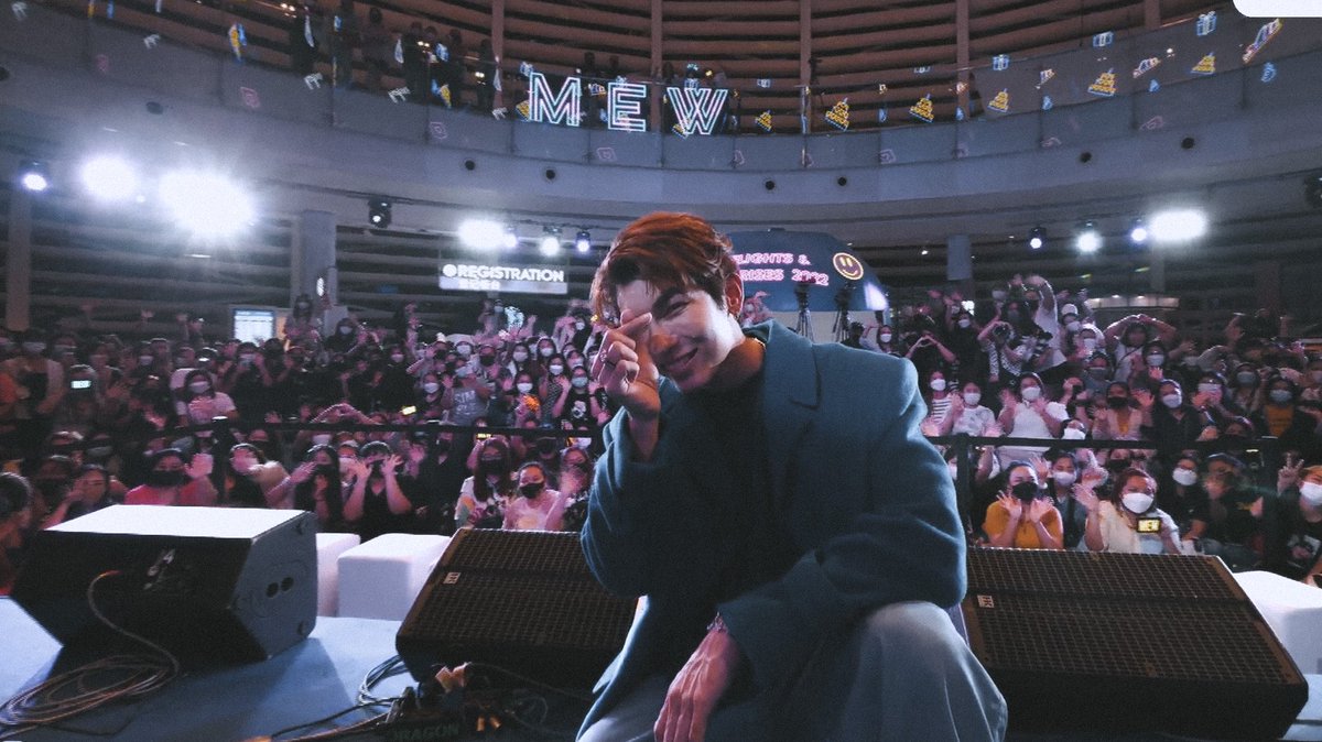 hourlymsuppasit's tweet photo. Thank you @MSuppasit for tonight! You did really well! 🥹❤️ We are so happy to see you on stage. Can’t wait to see you and the band performance for OCTOPOP! Get enough rest for the rest of the night. We love you! 🫶

KING POWER ANNIV X MEW

#ฉลองคิงพาวเวอร์33ปีxมิว
@MSuppasit https://t.co/gdXmOw4aWd
