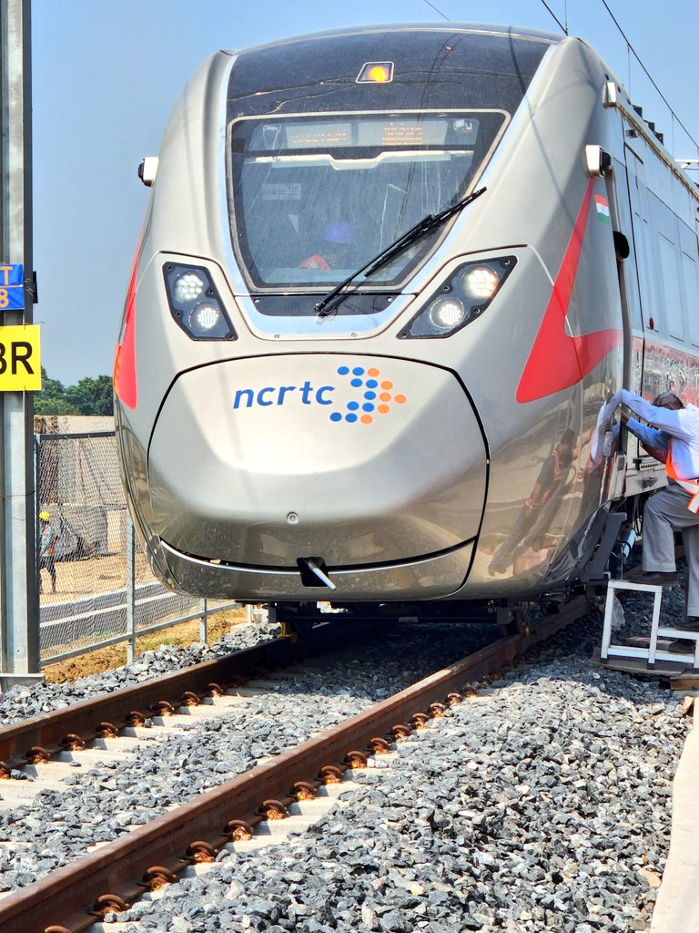 VIDP_DEL's tweet photo. RRTS train set manufactured by Alstom. India,s first Semi-high speed train set. #RRTS #ncrtc #DelhitoMeerut #designedspeed180Kmph #IndianRailways #Masstransit #Masstransit #Duhaidepot #trainsset #50minstravel https://t.co/0RHGYrBrIa