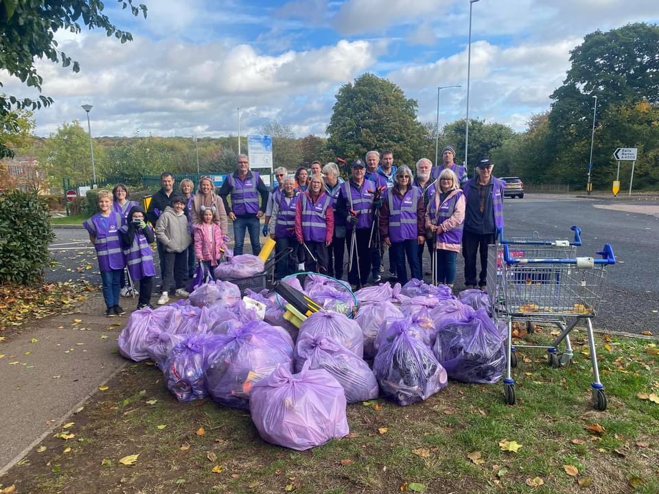 Saucysocks's tweet photo. Great wombling with @NorthamptonAcademy.  Thanks to Chris Clyne, staff, parents and students. @Northantslitte1 rocks https://t.co/l5GvsMn983