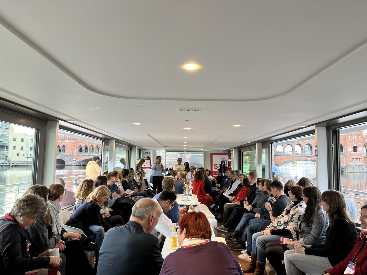TheProgressives's tweet photo. How will we overcome the crises weโre facing? Will it be each country on its own? Or shall we work together?
@PedroMarquesMEP kicks off our #Progressives4Europe debate in #Berlin - Europe at a crossroads. Make or break. https://t.co/O52h47Ov7s