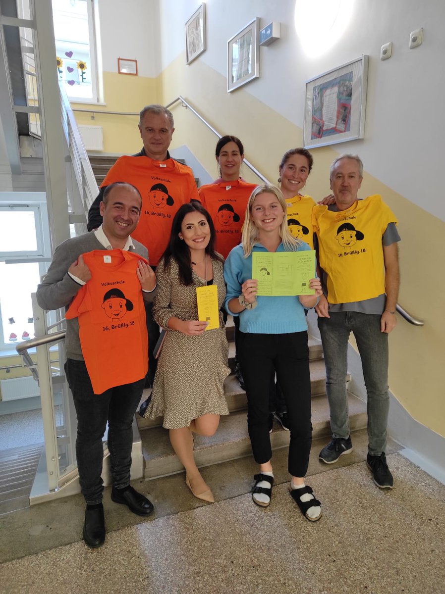 ceparacena's tweet photo. Viernes 14, último día de experienca ERASMUS +  en Viena junto con @cpradersa1 @aderan1 @CPRAderan2 y @adersa4. Regreso al colegio "Volksschule Brüßlgasse" para ver experiencias Montessori y enseñanza DUAL en inglés. Seguimos aprendiendo.
@HuelvaSoe @FormacProfAnd https://t.co/OfMcjV1Jsa