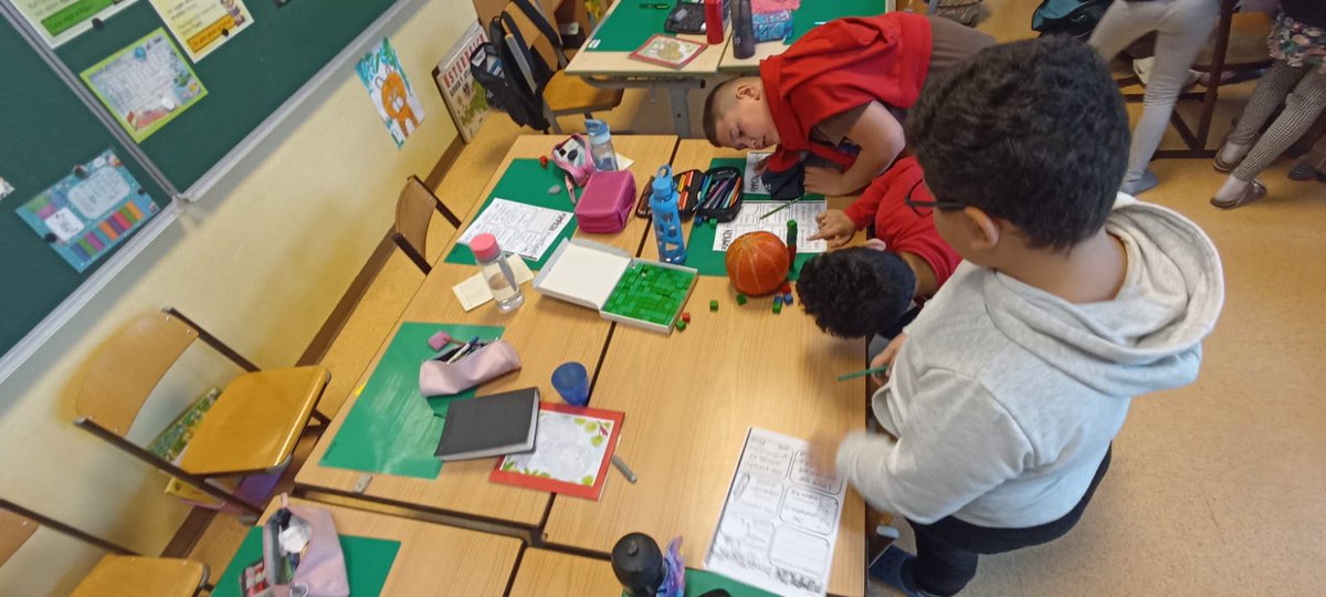 ceparacena's tweet photo. Viernes 14, último día de experienca ERASMUS +  en Viena junto con @cpradersa1 @aderan1 @CPRAderan2 y @adersa4. Regreso al colegio "Volksschule Brüßlgasse" para ver experiencias Montessori y enseñanza DUAL en inglés. Seguimos aprendiendo.
@HuelvaSoe @FormacProfAnd https://t.co/OfMcjV1Jsa