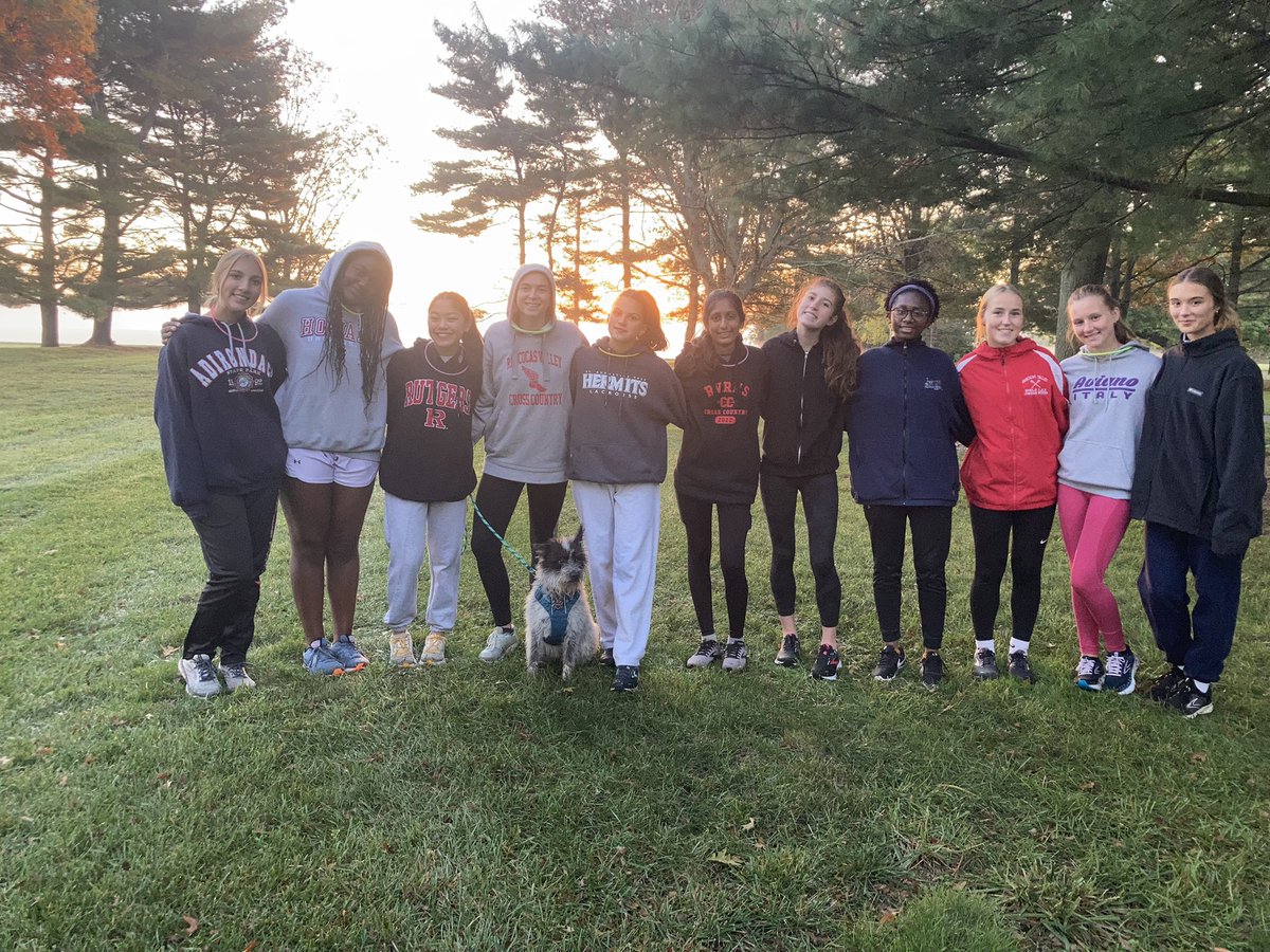 RVRHS_XC's tweet photo. Beautiful morning for a sunrise breakfast run 🌞 best way to start the weekend🏃🏽‍♀️ https://t.co/vW4vTyMDG9