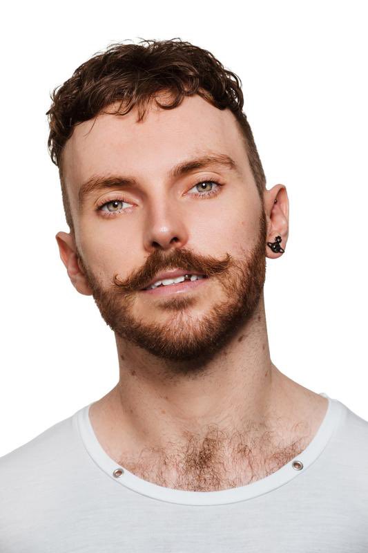 Simon & How tweet media